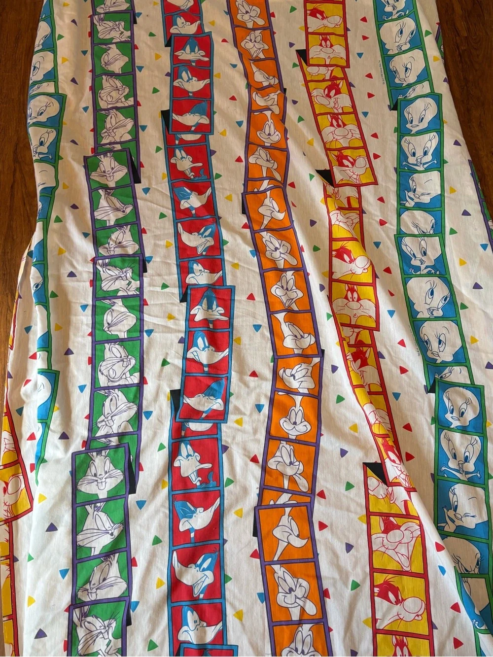 Vintage 1993 Looney Tunes. Y2K Color Block Fitted Twin Bed Sheet